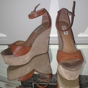 Steve Madden Wedges!